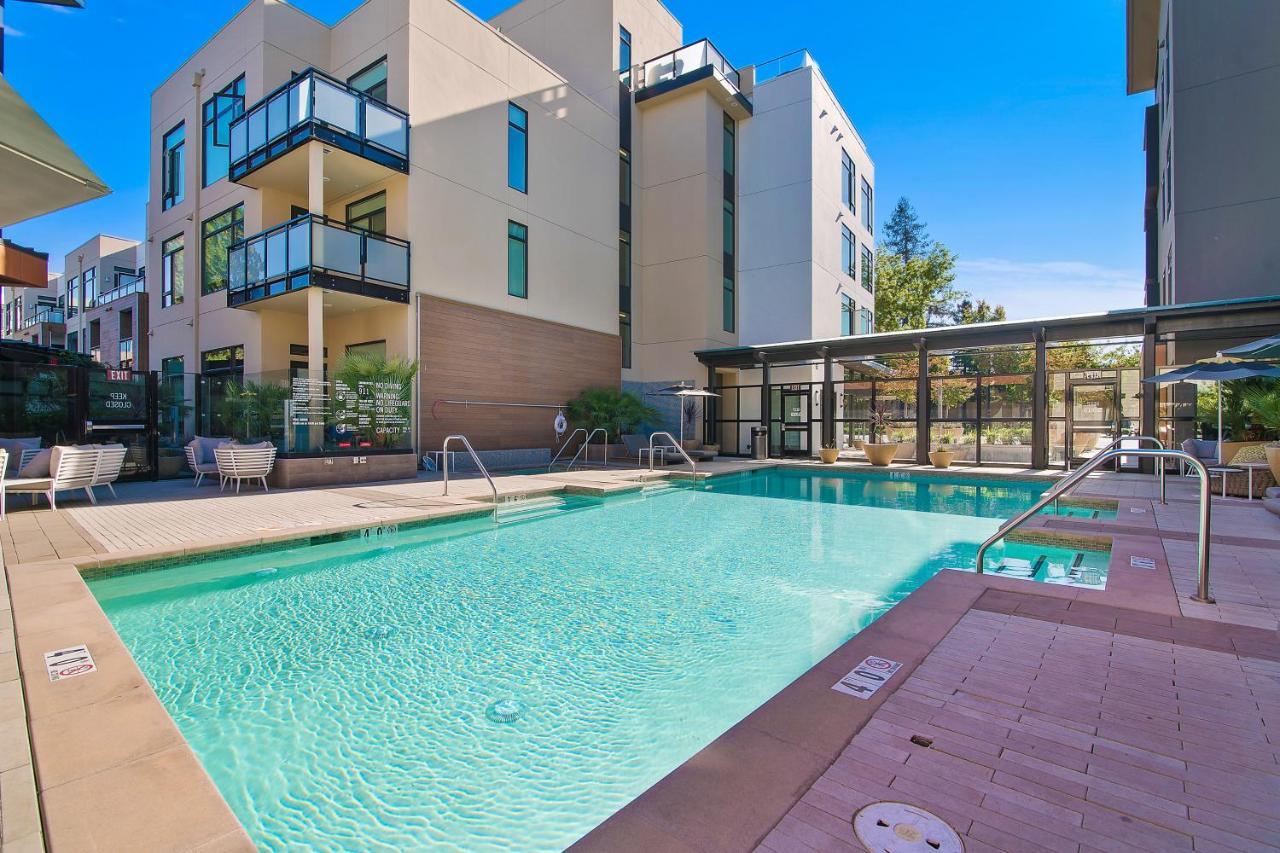 Global Luxury At Downtown